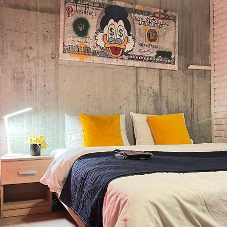 Moonlight Hostel リヴィウ エクステリア 写真