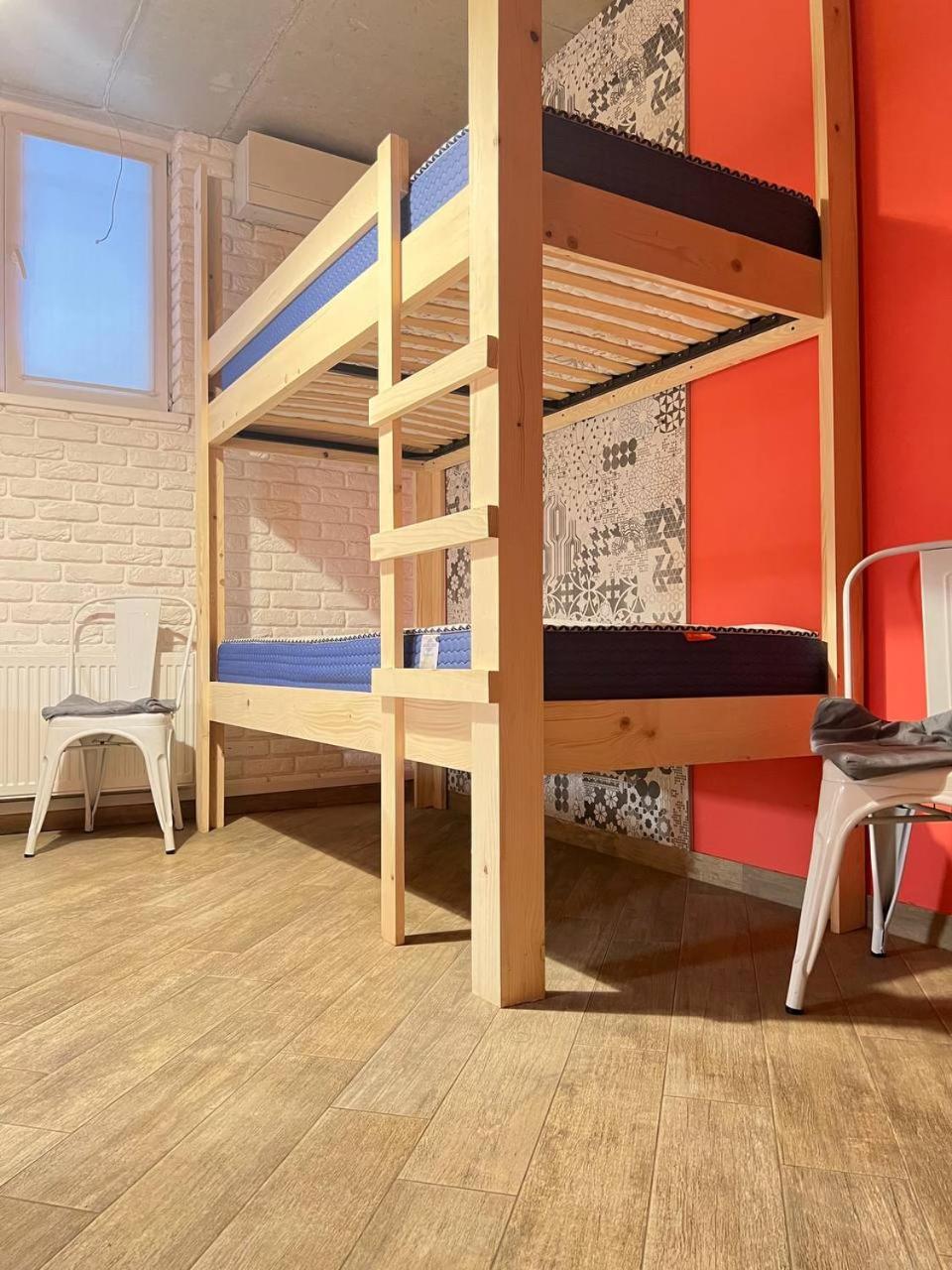 Moonlight Hostel リヴィウ エクステリア 写真